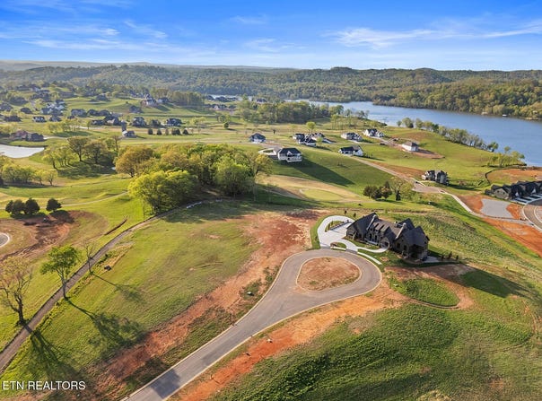 150 Magnolia Hill, Loudon, TN 37774