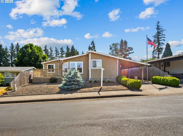 1015 OAK ST, Silverton, OR 97381