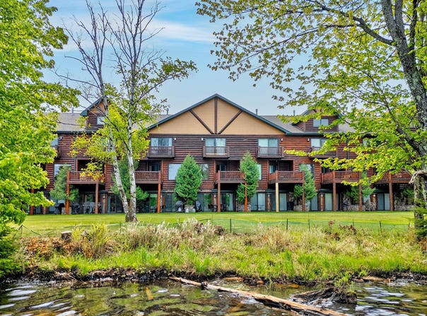 3666 HWY 70, Eagle River, WI 54521