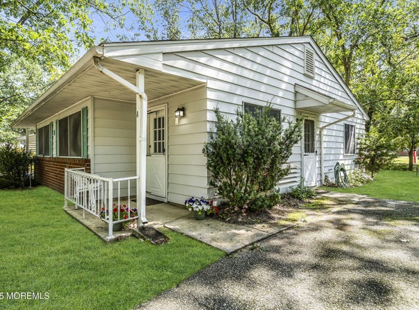 5a Iowa Drive, Whiting, NJ 08759