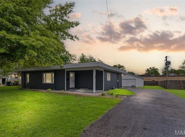 108 W Orchard Street, O'Fallon, IL 62269