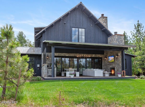 6431 S SETTLERS POND CT, Harrison, ID 83833