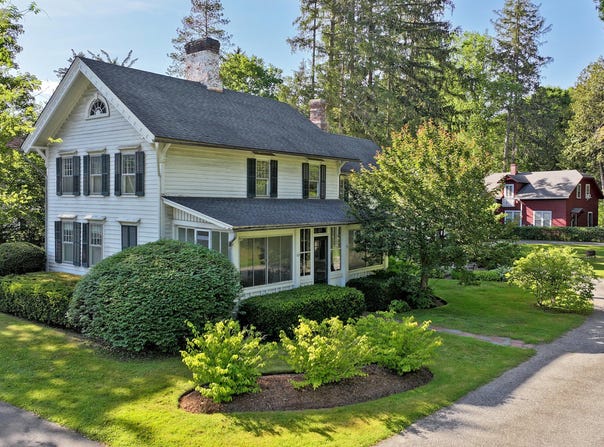49 Main St, Stockbridge, MA 01262