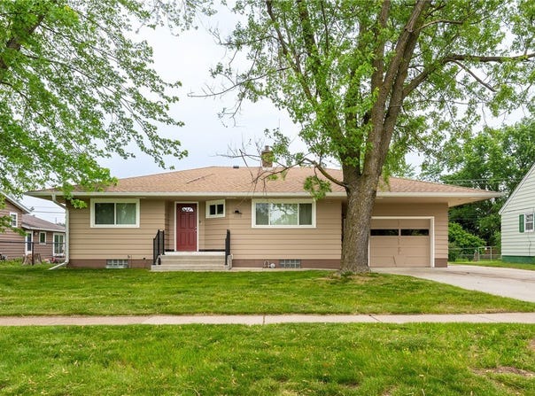2336 Hayden Avenue, Altoona, WI 54720