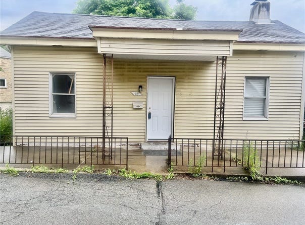 18 Windfall Way, Carrick, PA 15227