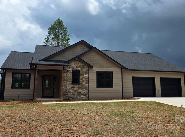 1060 Hawksbill Drive, Morganton, NC 28655