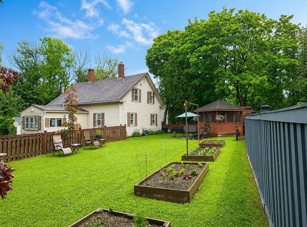 10 Danforth Street, Wiscasset, ME 04578
