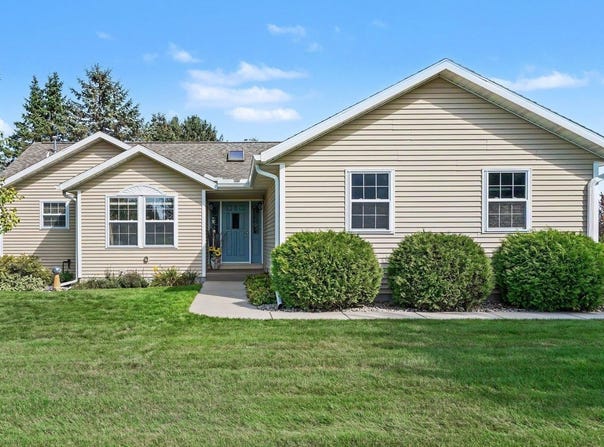 1010 Tee Drive, Lake Isabella, MI 48893