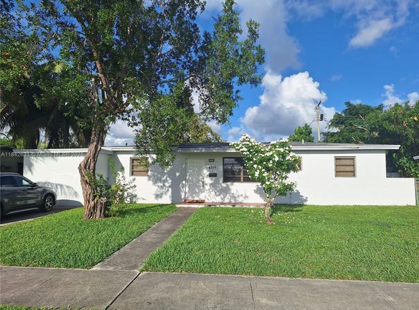 4315 SW 98th Ave, Miami, FL 33165