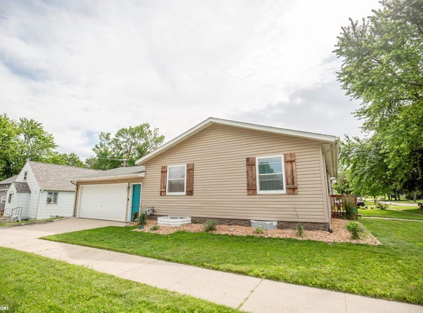 120 W College Street, Algona, IA 50511