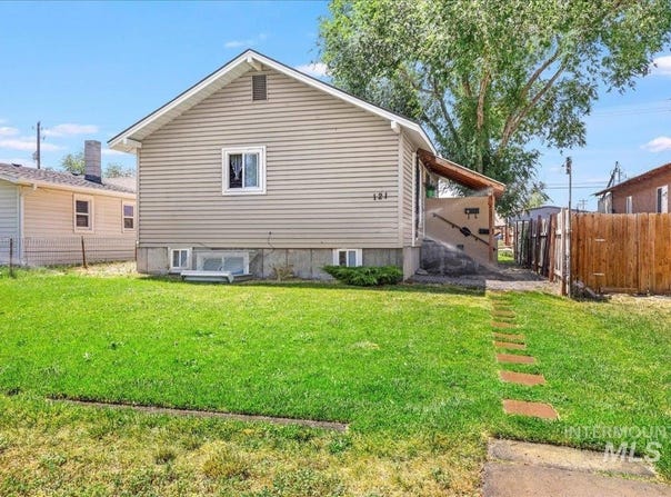 121 7th Ave South, Buhl, ID 83316