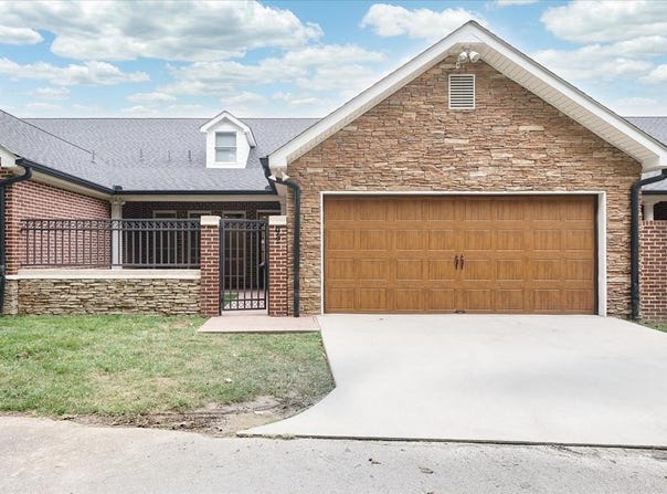 92 S Maple Ave, COOKEVILLE, TN 38501