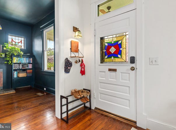 19 W WYATT AVENUE, ALEXANDRIA, VA 22301