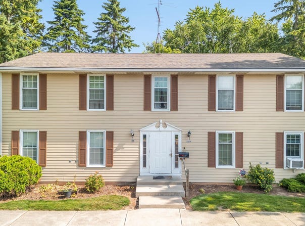3914 Country Pl, Sheboygan, WI 53081