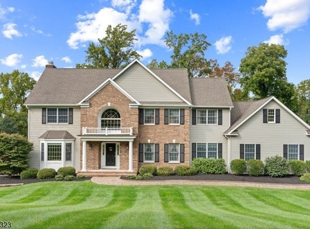 10 Berkshire Way, Holland Twp., NJ 08848-1785