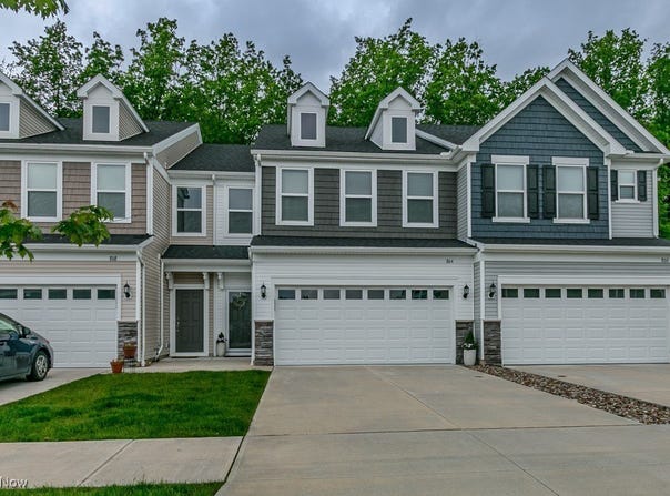 864 Woodside Drive, Westlake, OH 44145