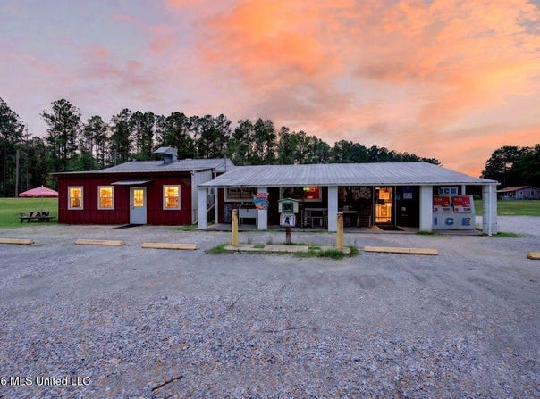 11 Cut-off Road, Perkinston, MS 39573