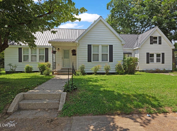 818 S High Street, Trenton, TN 38382