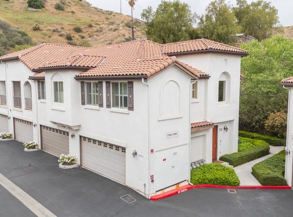 27951 Avalon Drive, Santa Clarita, CA 91351