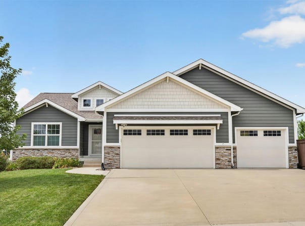 1215 Warrior Run Drive, Norwalk, IA 50211
