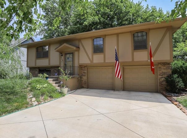 3108 SE 7TH Street, Blue Springs, MO 64014