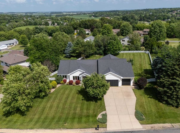 8601 Stonebrook Circle, Middleton, WI 53562