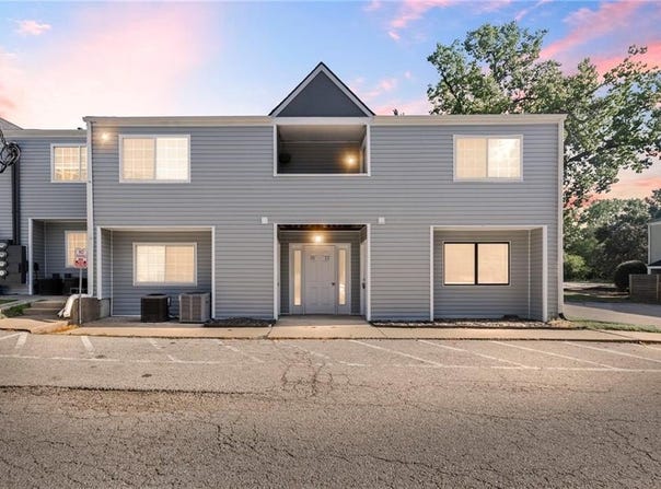 1505 W 25th Court, Lawrence, KS 66046