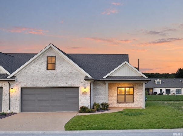 3327 White Oak Trail, Newburgh, IN 47630