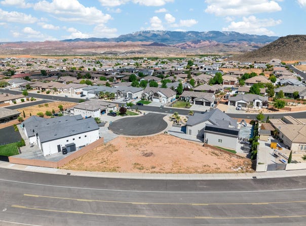 3250 W, Hurricane, UT 84737