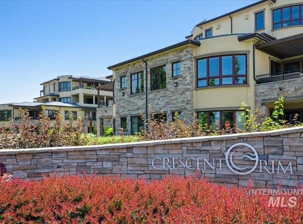3075 W Crescent Rim Dr, Boise, ID 83706-3067