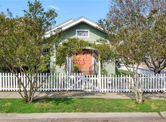 3140 UPPERLINE Street, New Orleans, LA 70125