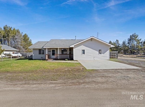 250 Eld Ln, Donnelly, ID 83615