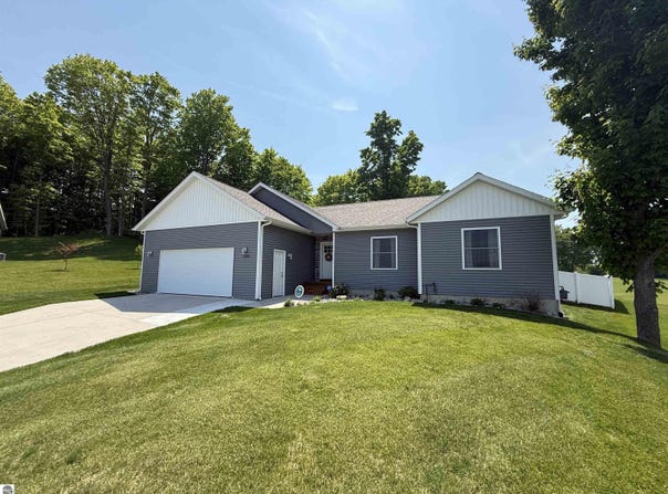 1285 Mica Court, Traverse City, MI 49696