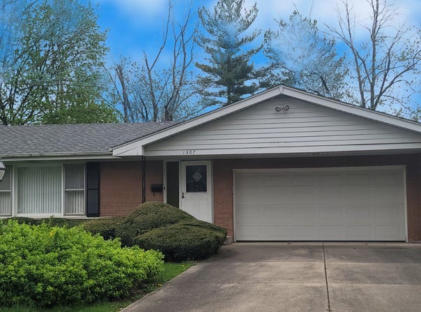 1307 Poplar Court, Homewood, IL 60430