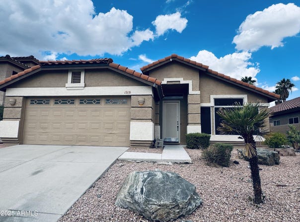 1018 E HIDDENVIEW Drive, Phoenix, AZ 85048
