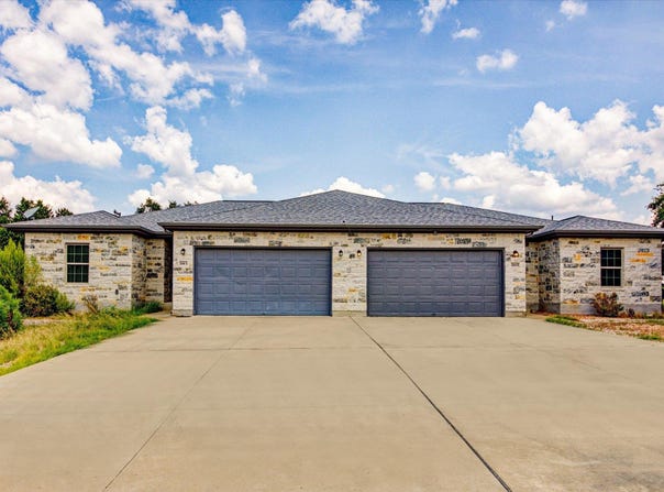 21414 Santa Carlo Unit A & B Ave, Lago Vista, TX 78645