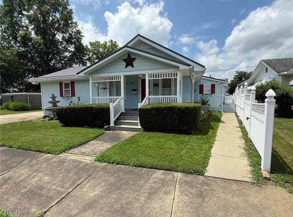 1208 3rd Street NW, New Philadelphia, OH 44663