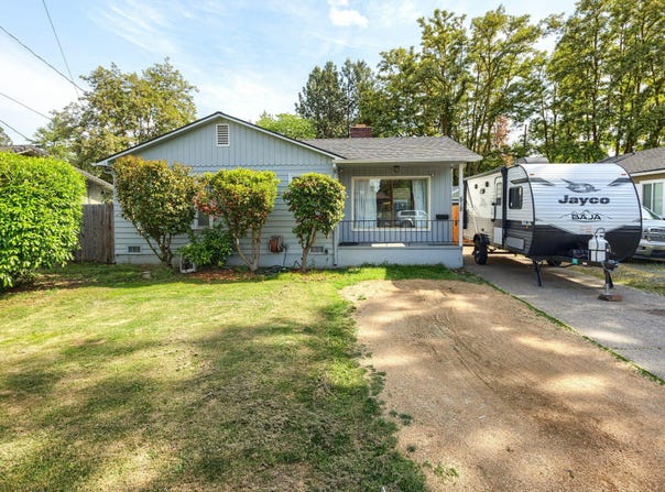 818 E Ninth Street, Medford, OR 97504