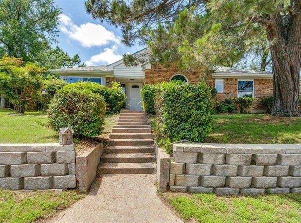213 S Macarthur Boulevard, Coppell, TX 75019