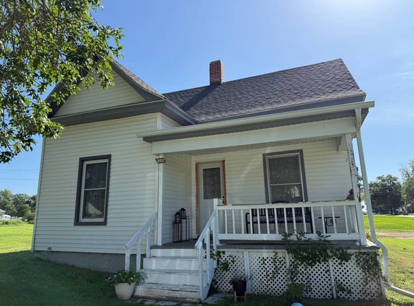 302  N Phillips, Sutton, NE 68979