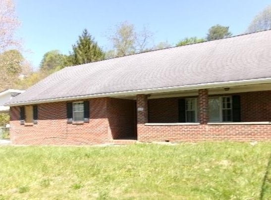 210 Broadway Avenue, MIDWAY, WV 25878