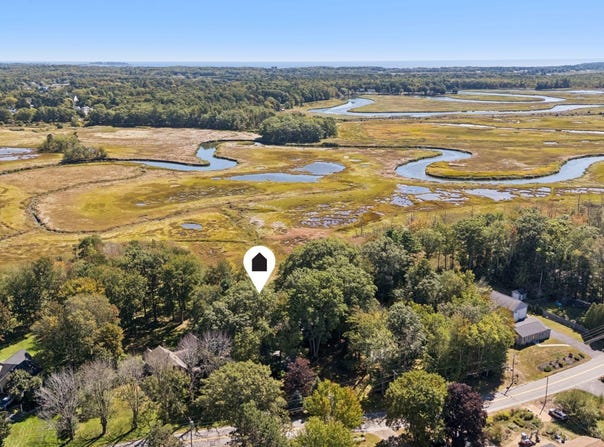 20 Winnocks Neck Road, Scarborough, ME 04074