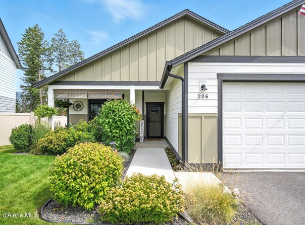 206 Rimrock Ct, Priest River, ID 83856