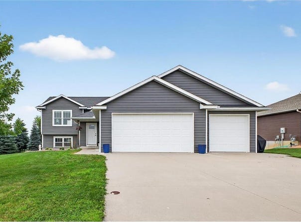 1280 Lone Stone Court SE, Chatfield, MN 55923