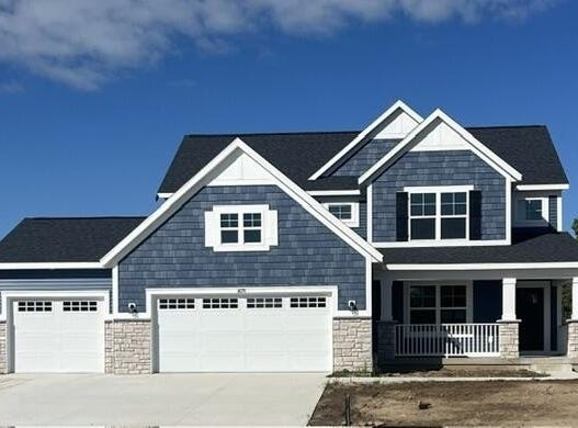 671 Waterford Village Drive NW, Grand Rapids, MI 49534