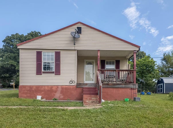 703 P Highway, Alton, MO 65606