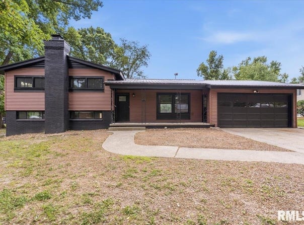 66 W Hazel Dell Lane, Springfield, IL 62703