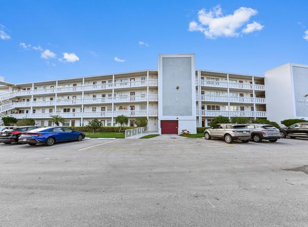 1024 Ellesmere B, Deerfield Beach, FL 33442