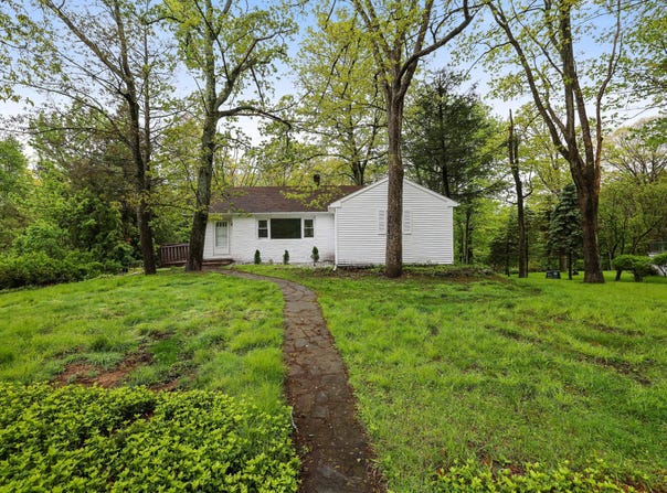 115 Knob Road, Mount Pocono, PA 18344