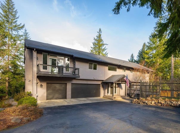 2885 E Point Hayden Dr, Hayden, ID 83835